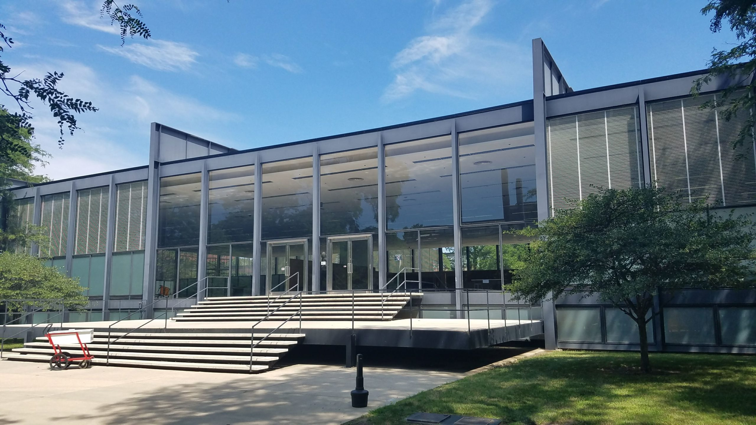 Mies van der Rohe’s Crown Hall, Chicago