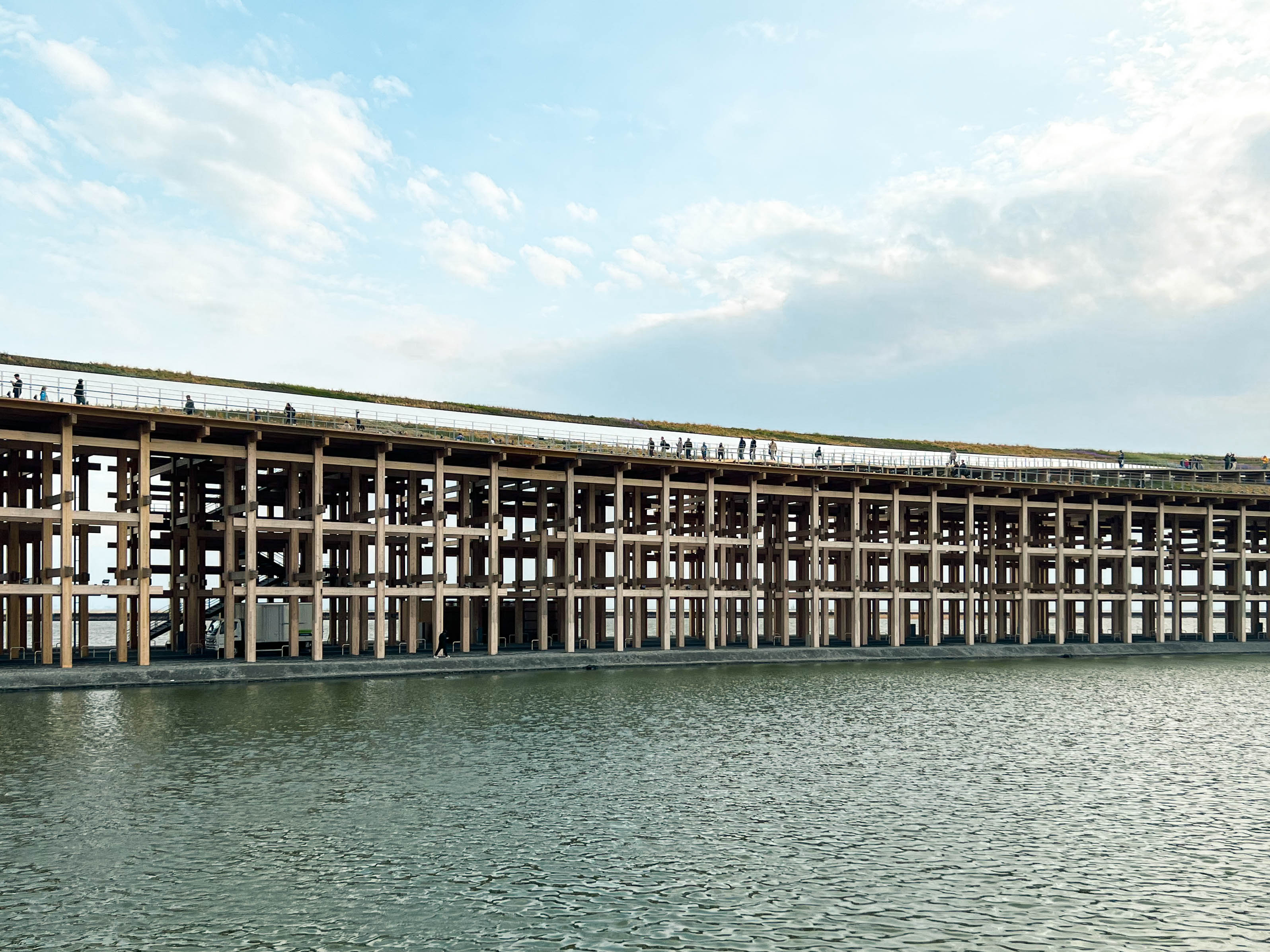 Scenes from the Grand Ring.